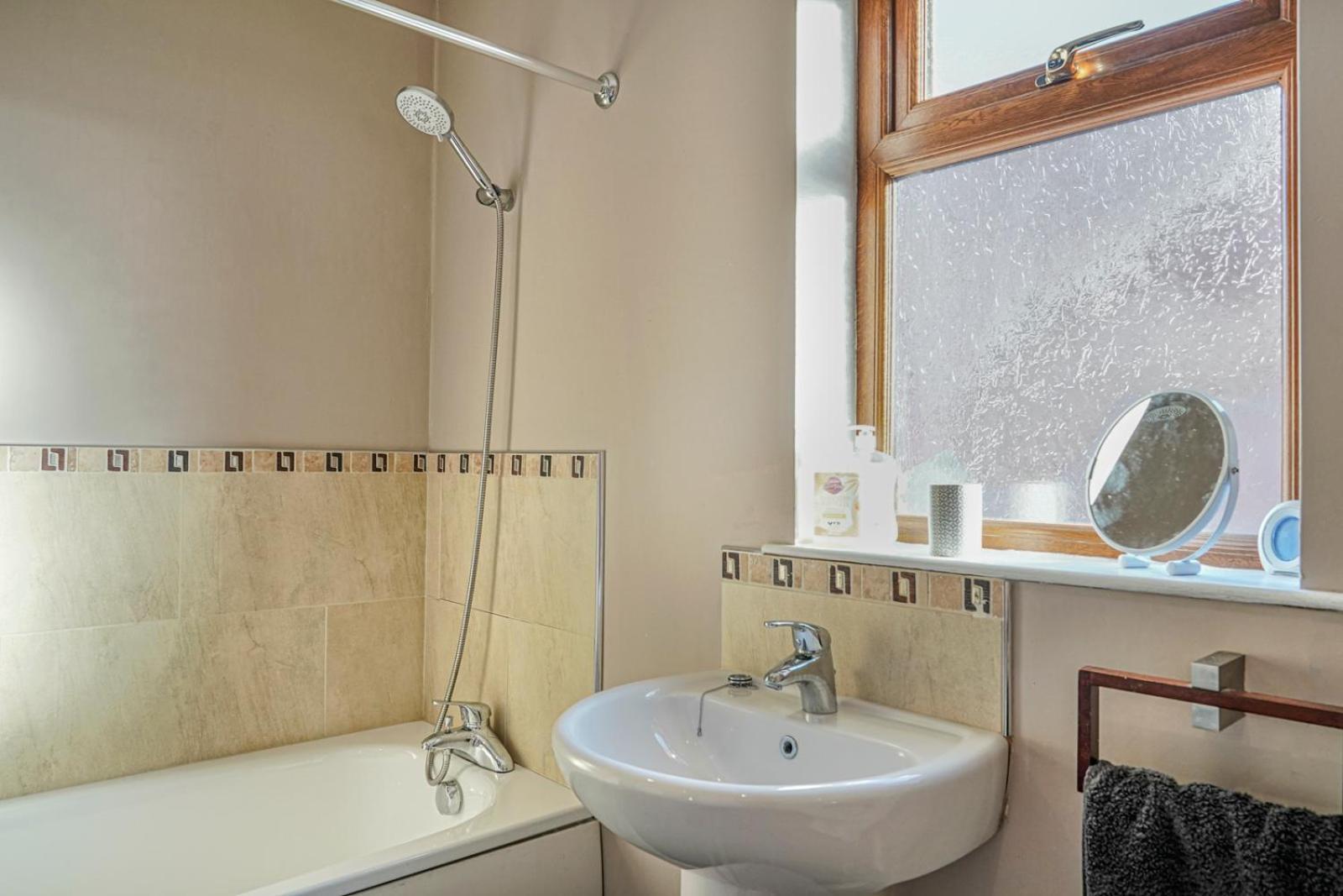 3 Bed House, Quiet Location Close To Bangor Exteriör bild